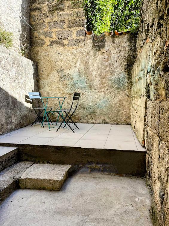 Ferienwohnung Le Cosy - T2 Avec Petite Cour Dans Centre Historique De Nérac Exterior foto
